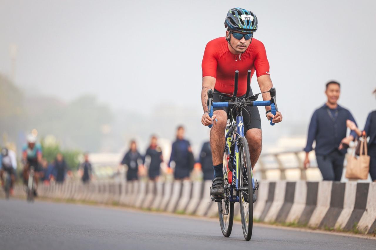Vivek Sharma on the bike leg at Ironman 70.3 Goa, focused and pushing through